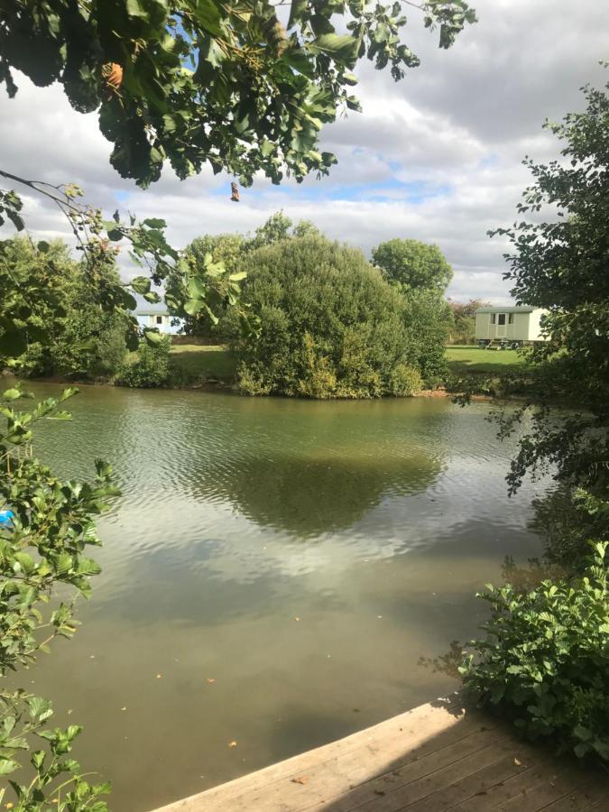 Elton Barn Fishery & Retreat ノッティンガム エクステリア 写真